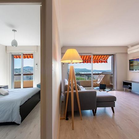 Le Cadet - Vue Panoramique Ville Et Baie De Sanary Sur Mer, Parking & Terrasse - 2 A 4 Pers Dış mekan fotoğraf