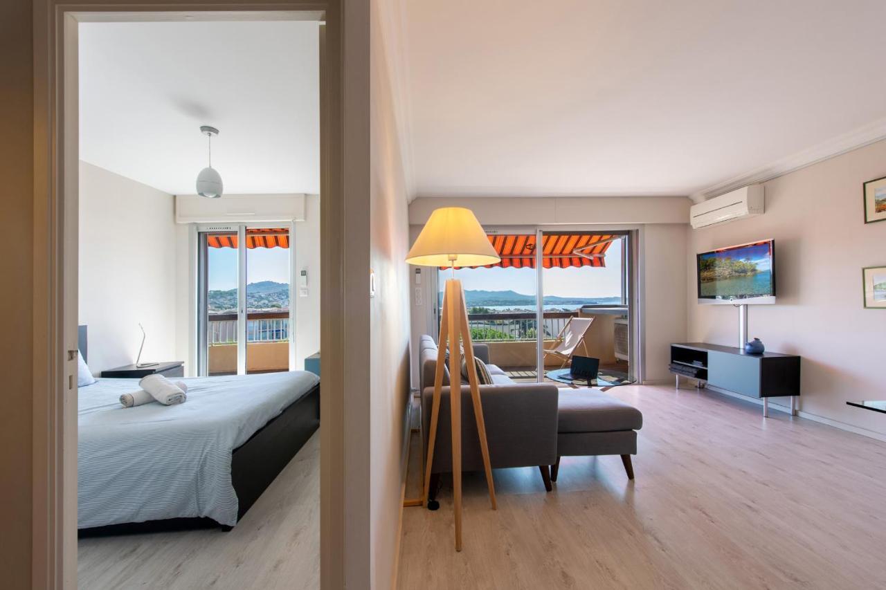 Le Cadet - Vue Panoramique Ville Et Baie De Sanary Sur Mer, Parking & Terrasse - 2 A 4 Pers Dış mekan fotoğraf