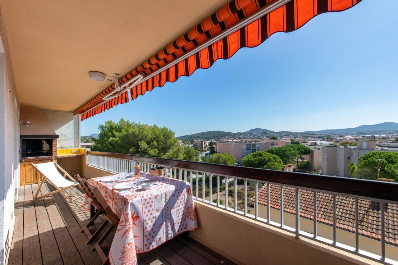 Le Cadet - Vue Panoramique Ville Et Baie De Sanary Sur Mer, Parking & Terrasse - 2 A 4 Pers Dış mekan fotoğraf